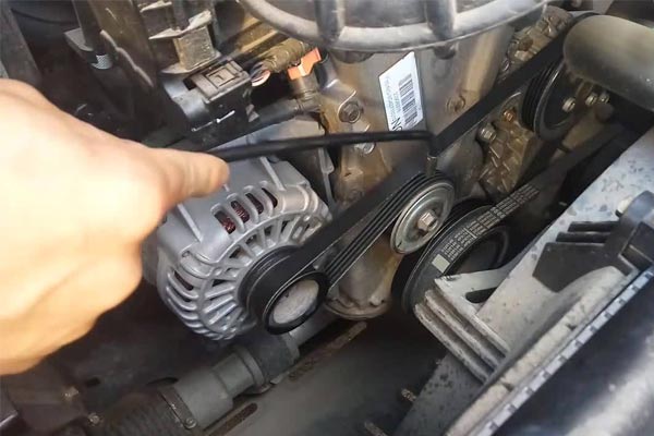 七叉镇转速传感器的工作原理是什么?
