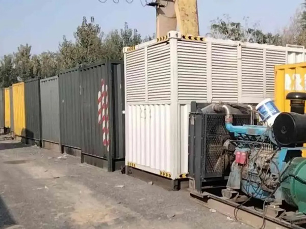 七叉镇200KW柴油发电机机组每小时油耗是多少?
